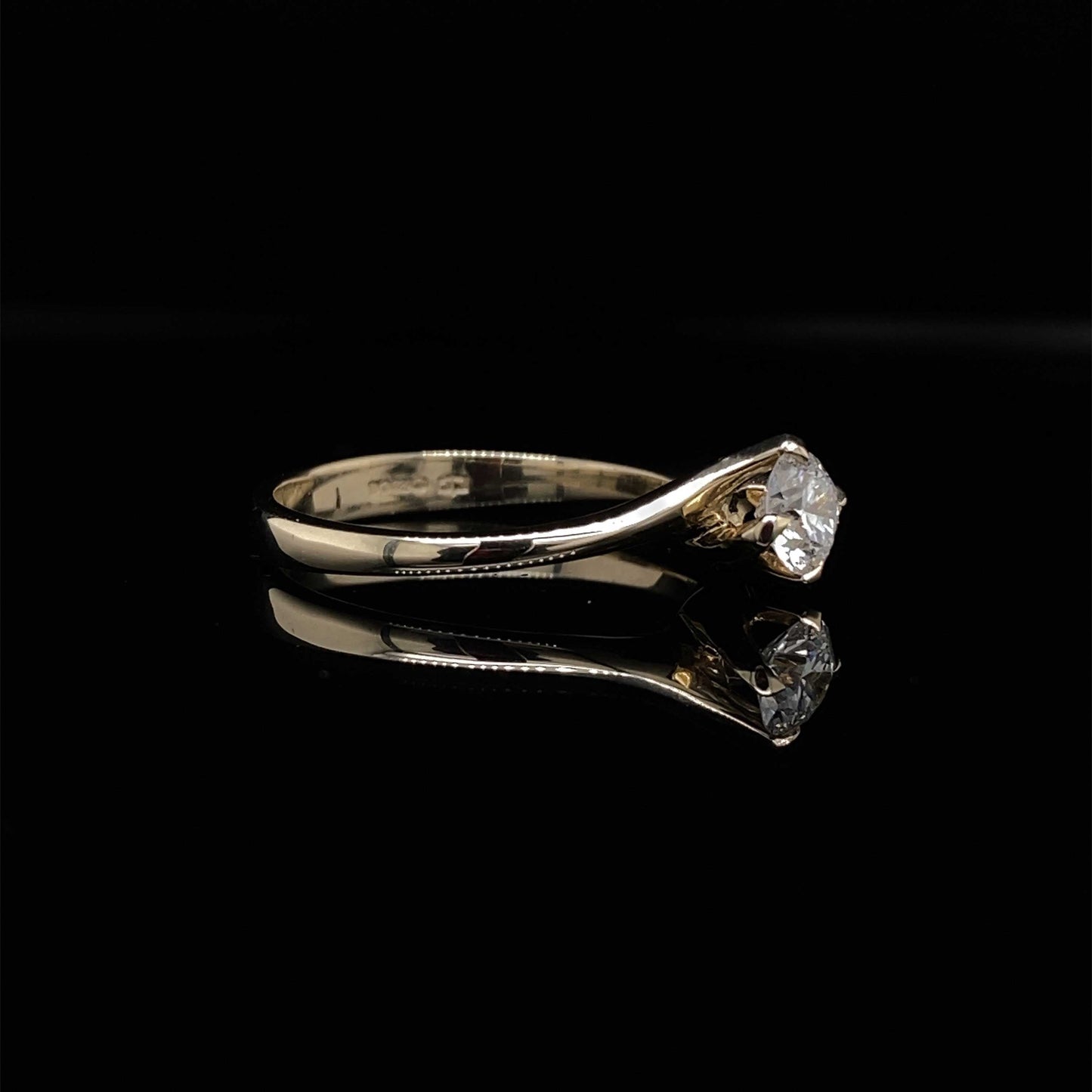 0.40ct Round Brilliant Cut Diamond Twist Solitaire Ring