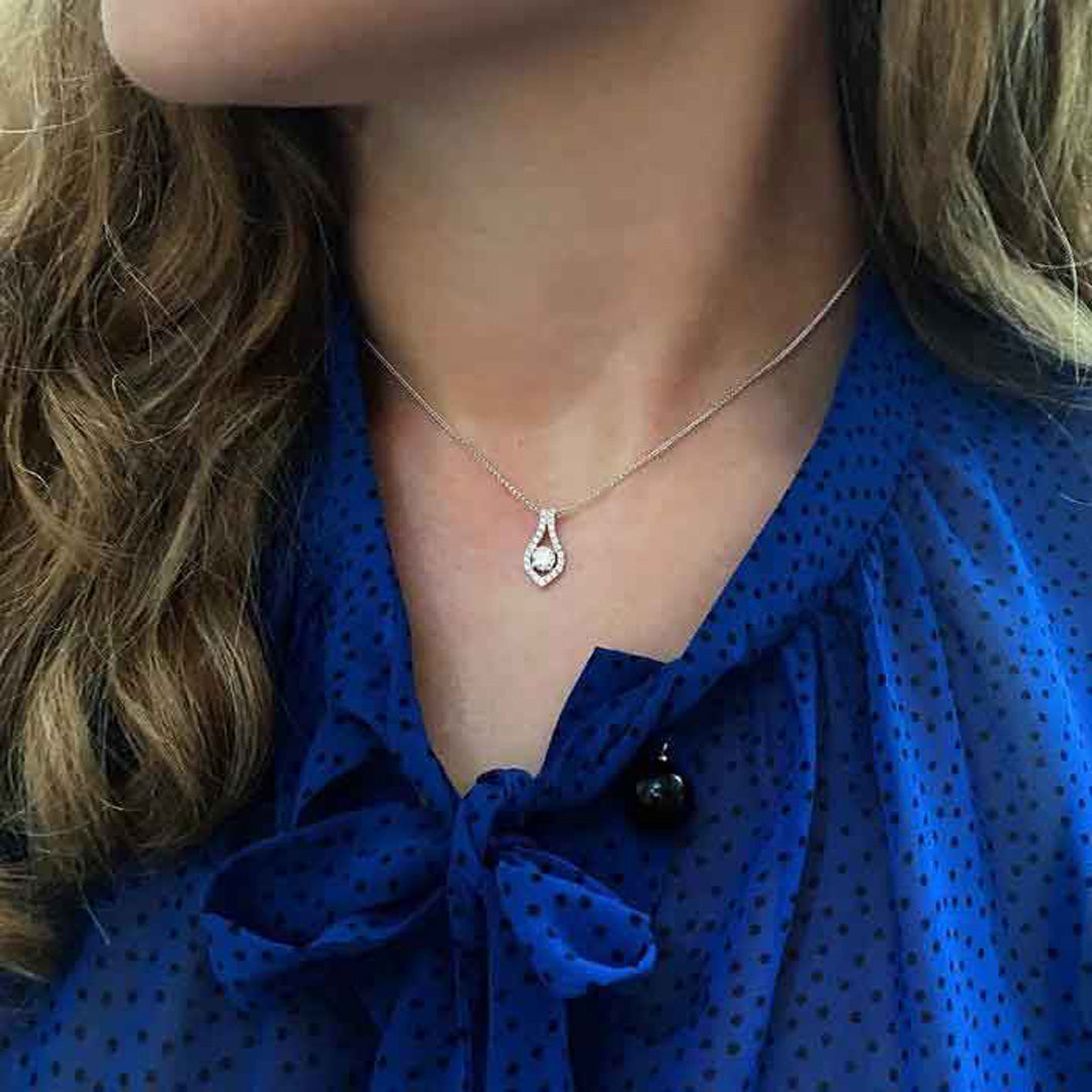 18ct White Gold 0.43ct Round Diamond Cluster Pendant