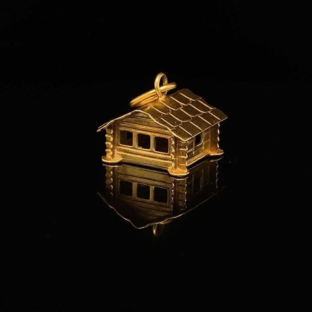 18ct Yellow Gold Wooden Lodge Charm