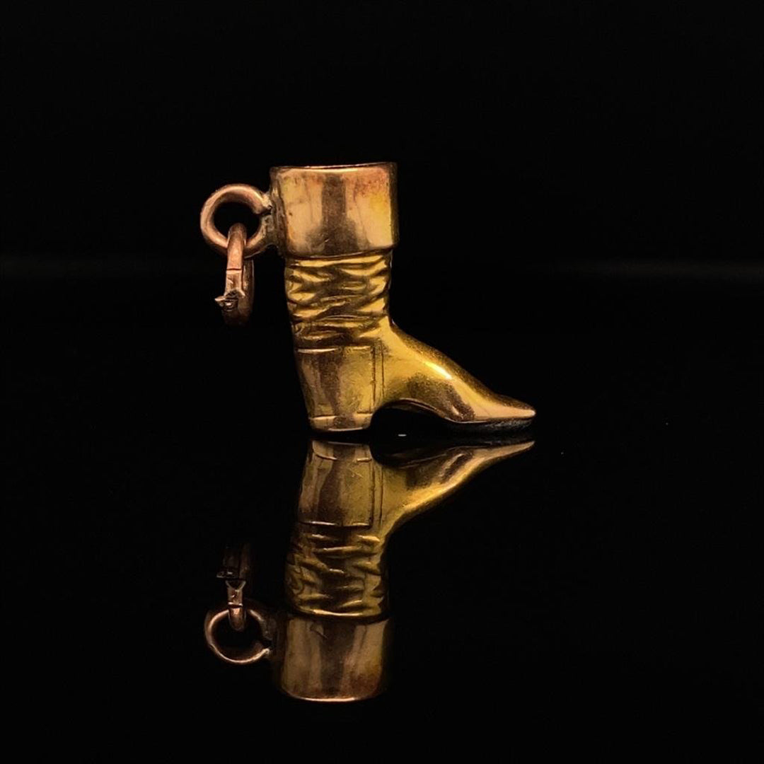 9ct Yellow Gold and Cornelian Boots