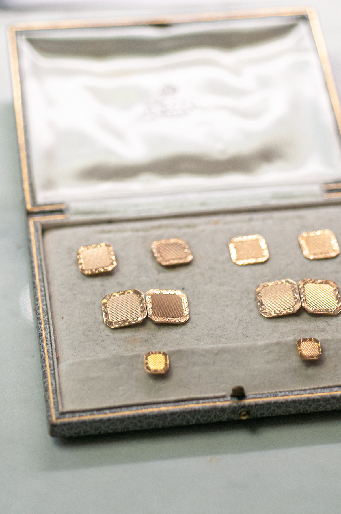 9ct Yellow Gold Squared Engine Turned Dress Set