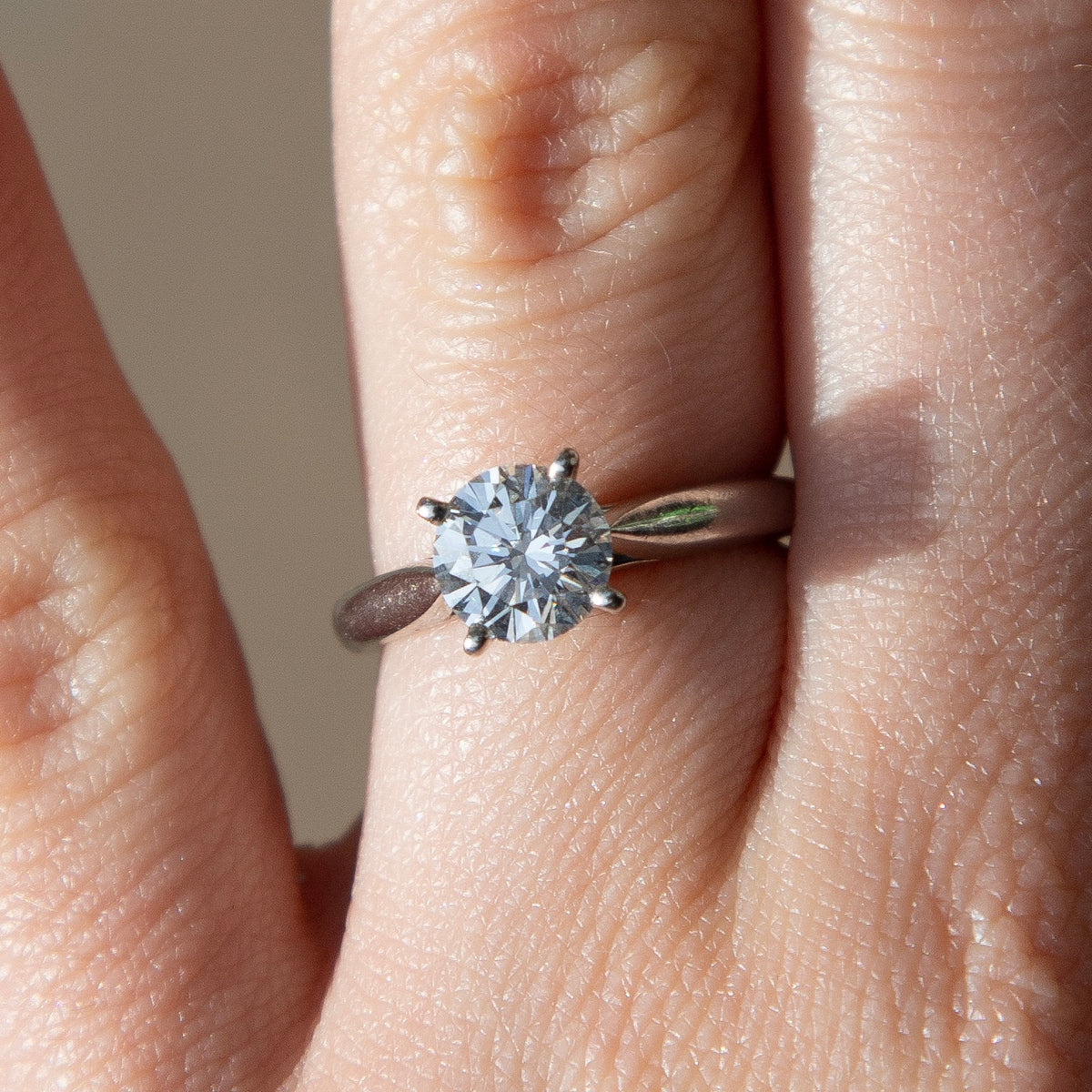 Cartier 1.09ct Certified Round Diamond Solitaire Ring