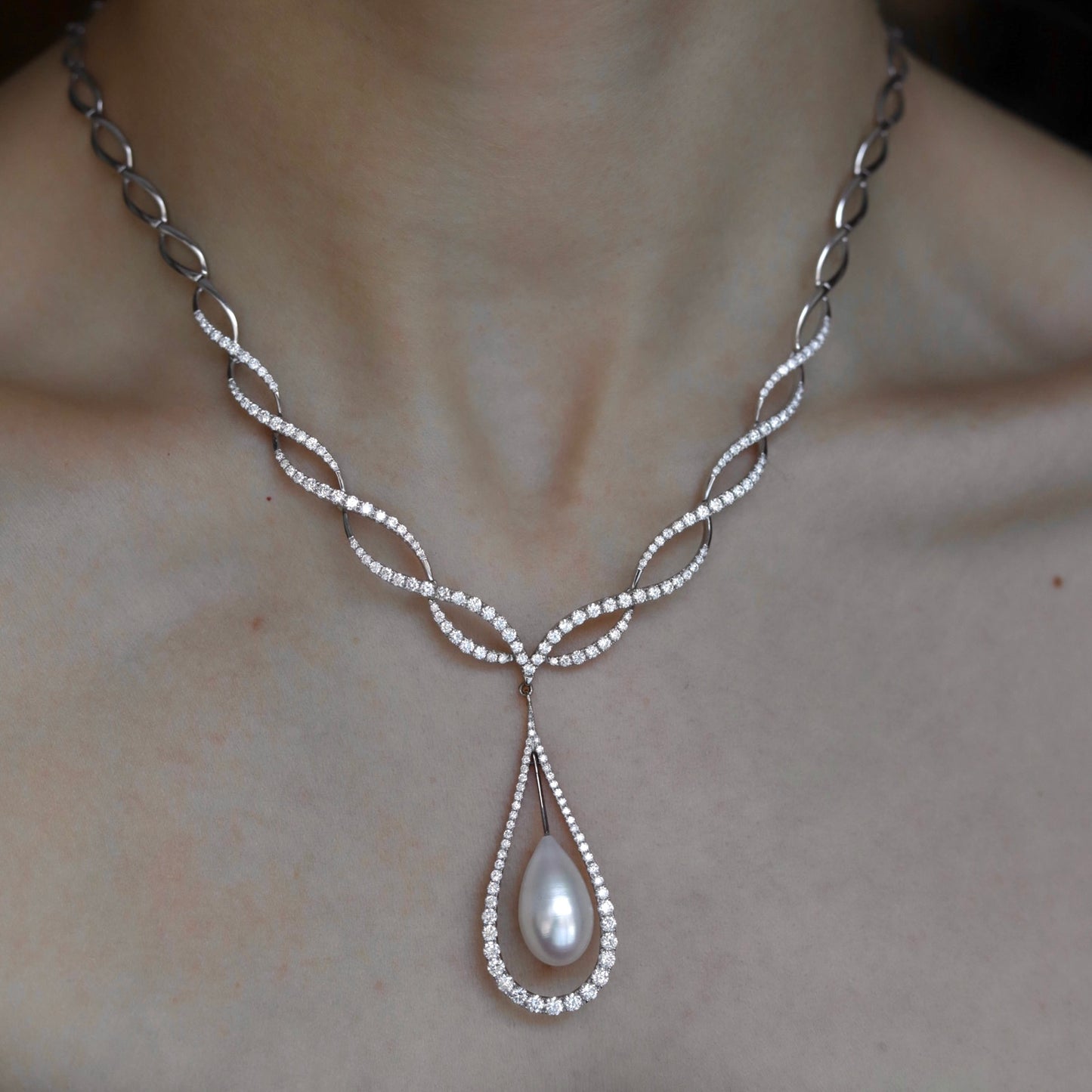 Pear Shape Pearl And Diamond necklace