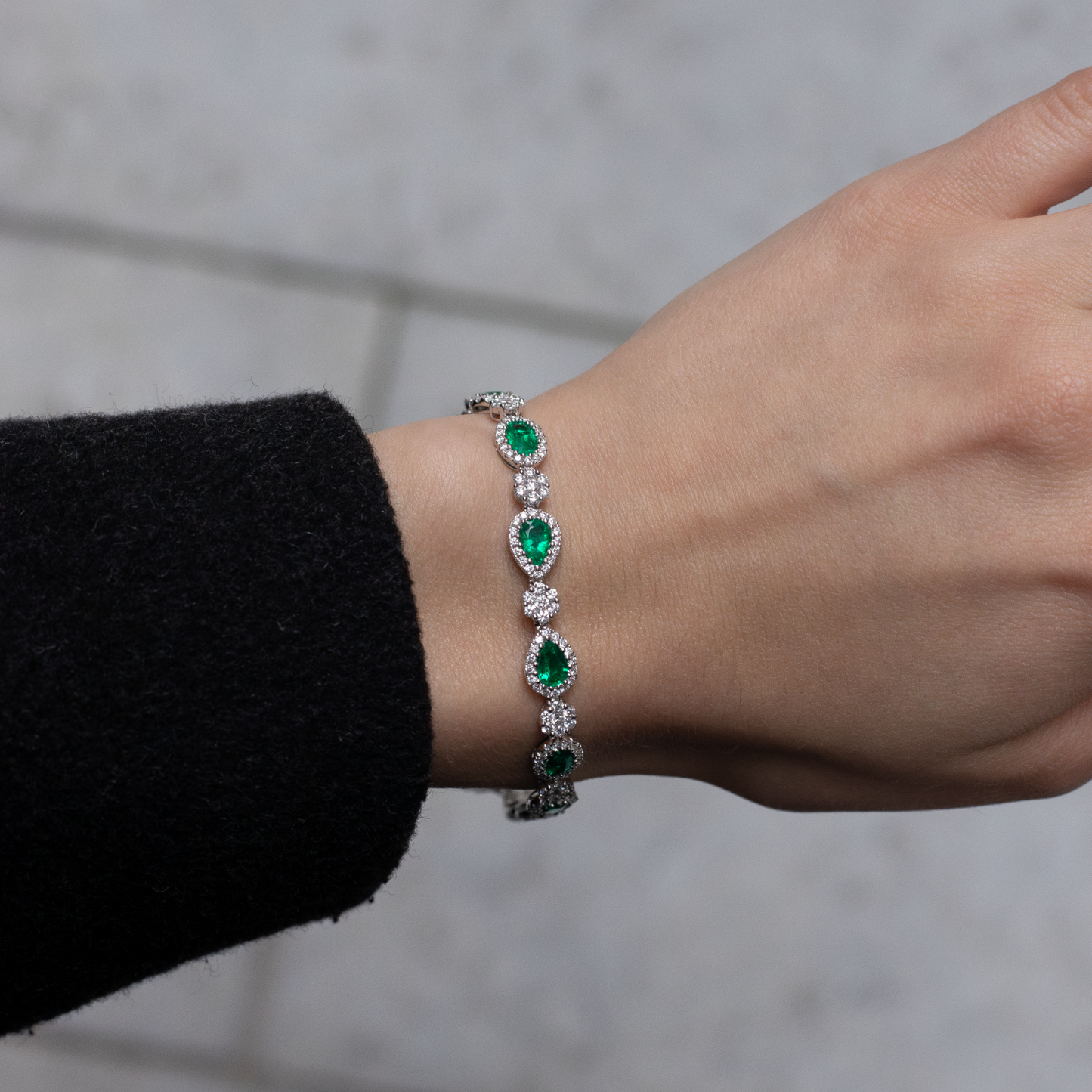 3.94ct Emerald and Diamond Clusters Bracelet