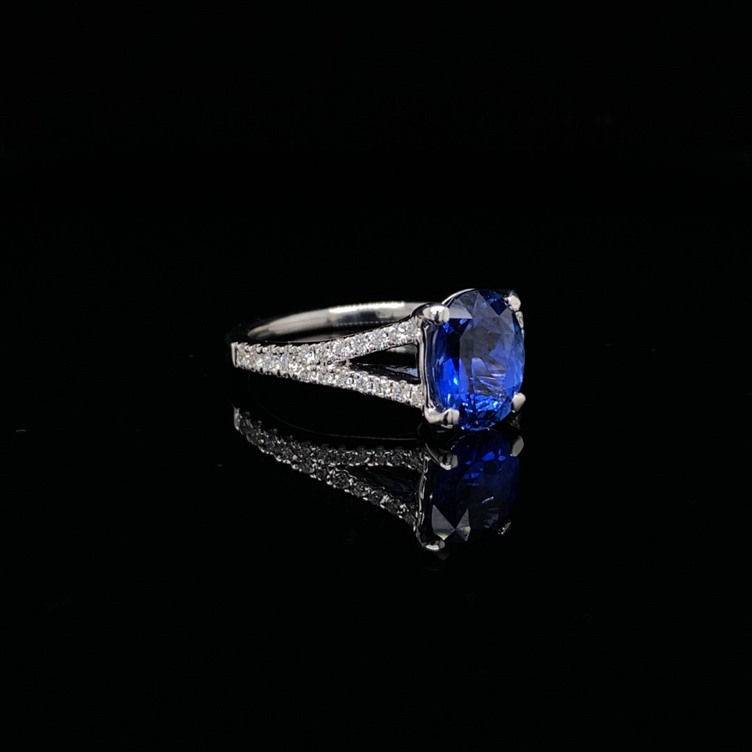 2.08ct Oval Sapphire Solitaire Ring With Diamond Set Split Shoulders
