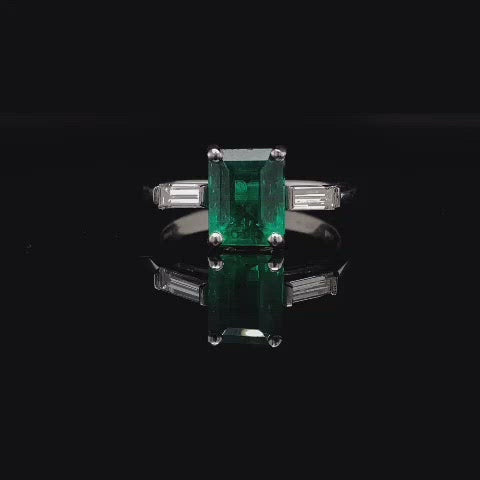 1.39ct Emerald Cut Emerald Ring With Baguette Diamond Shoulders