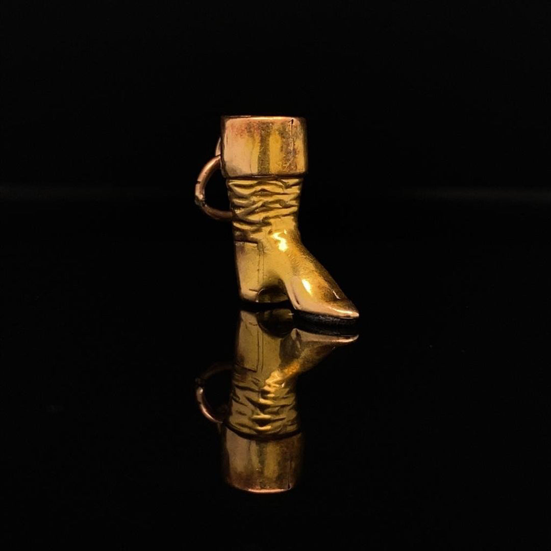 9ct Yellow Gold and Cornelian Boots